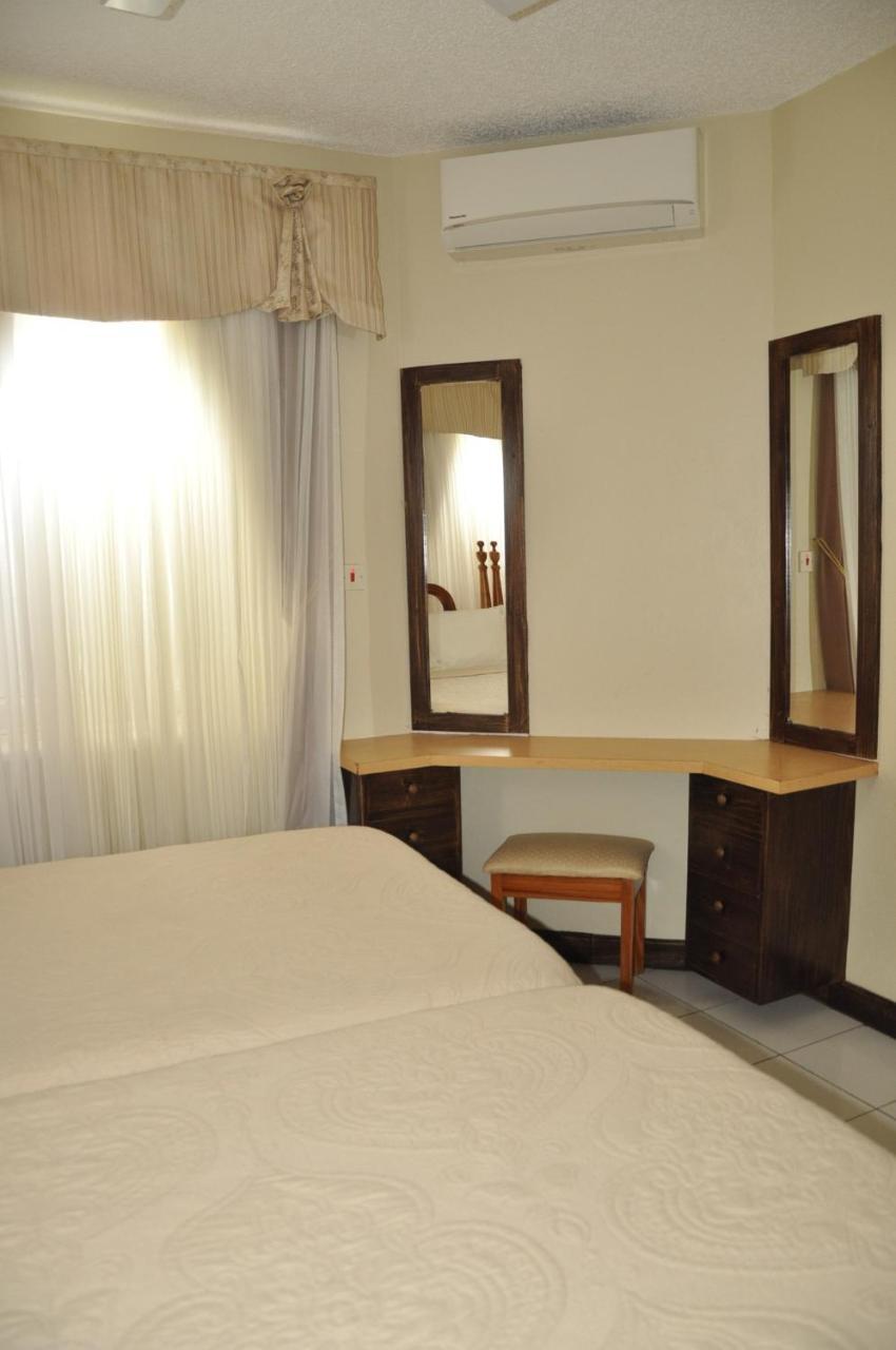 Beach Penthouse A25 Sandcastles Ocho Rios Zewnętrze zdjęcie